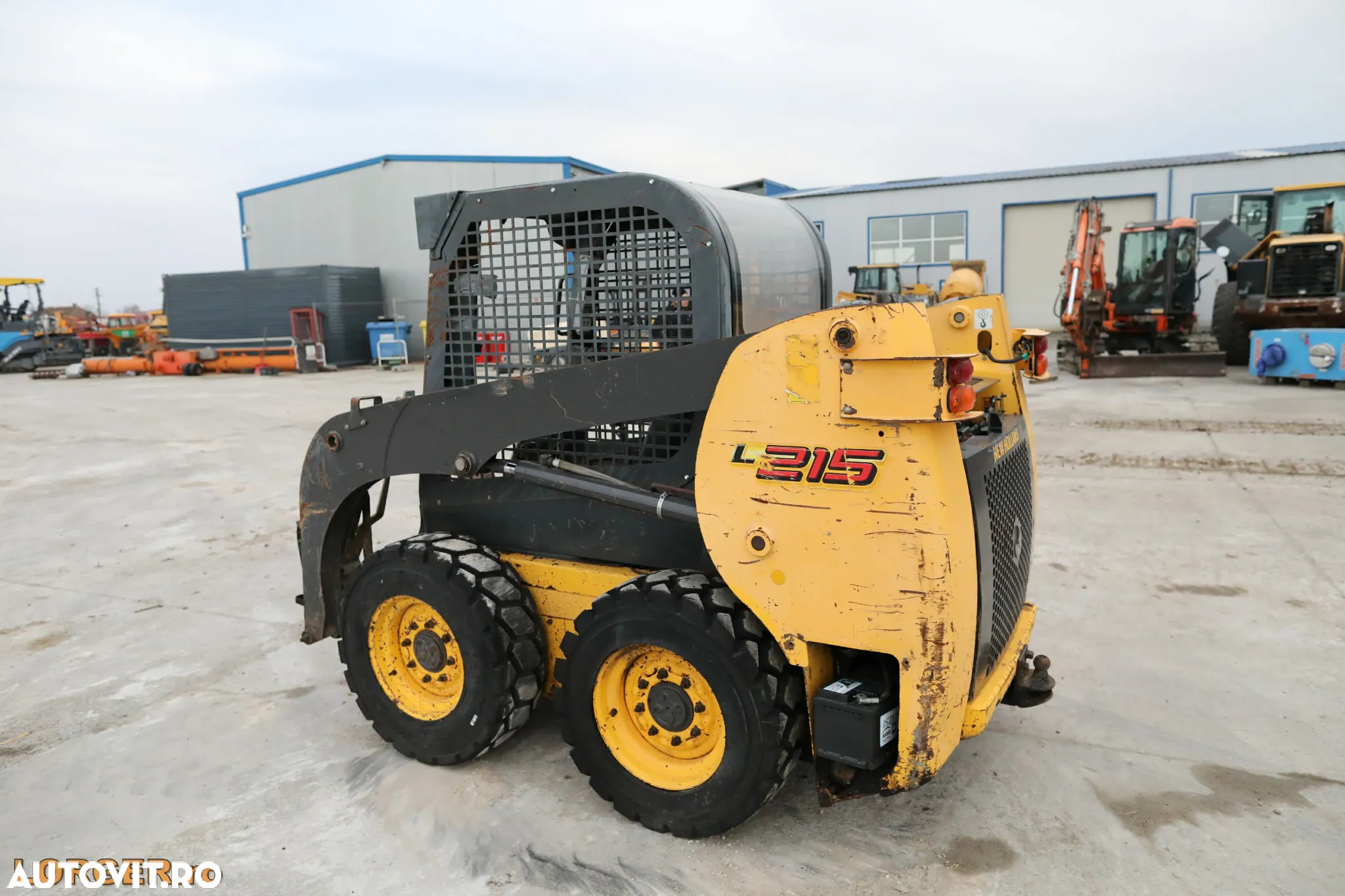 New Holland L215 - 2
