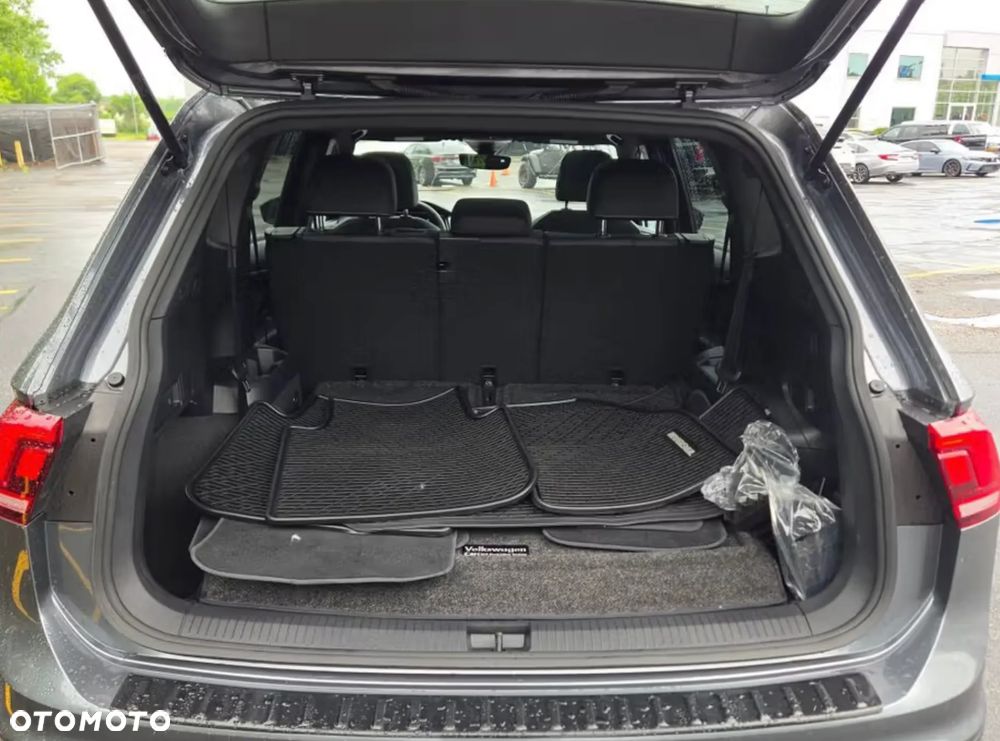 Volkswagen Tiguan - 24