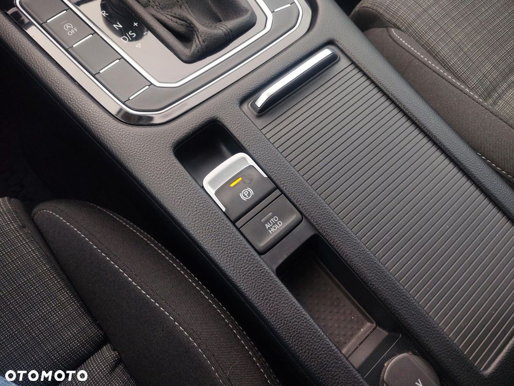Volkswagen Passat Variant 1.5 TSI EVO Business DSG - 28