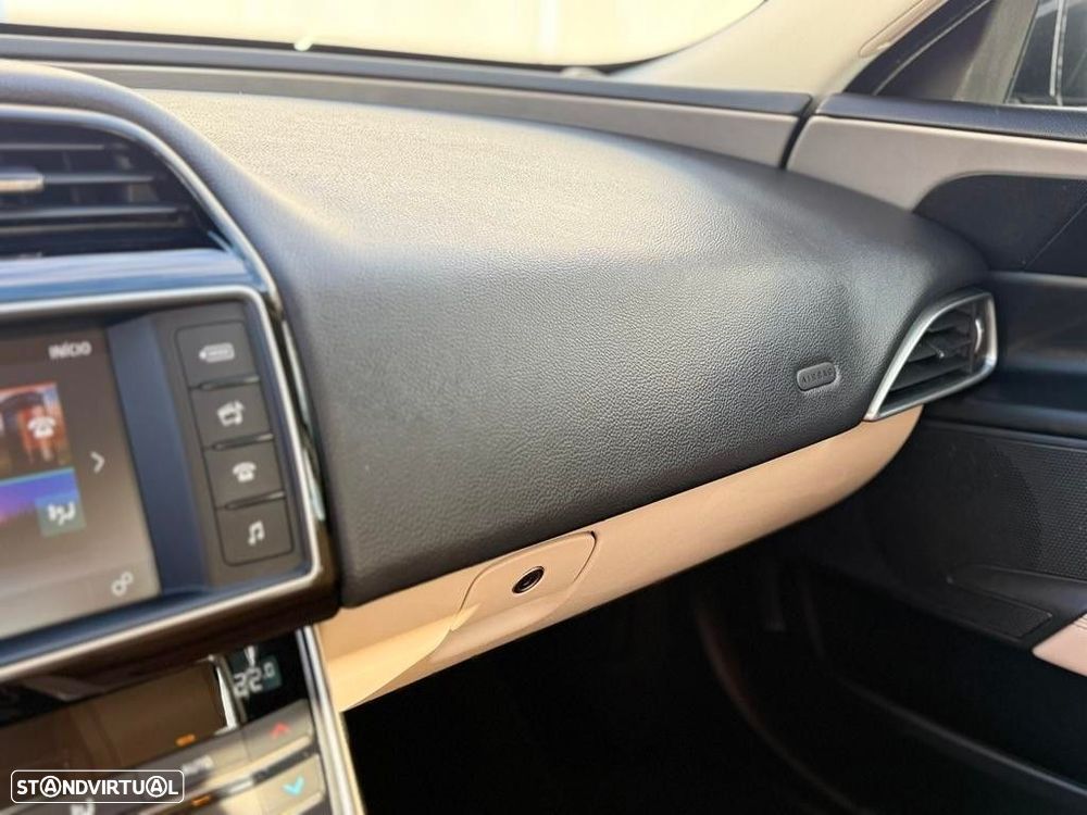 Jaguar XE 2.0 D Pure - 19