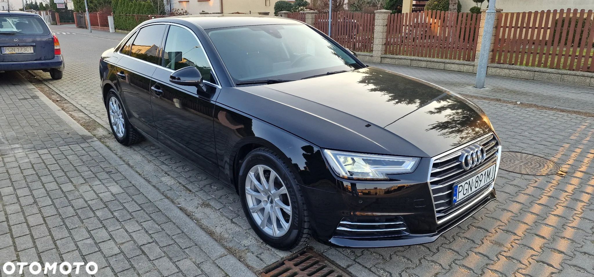 Audi A4 35 TFSI S tronic - 1