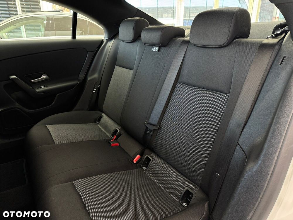 Mercedes-Benz CLA - 13