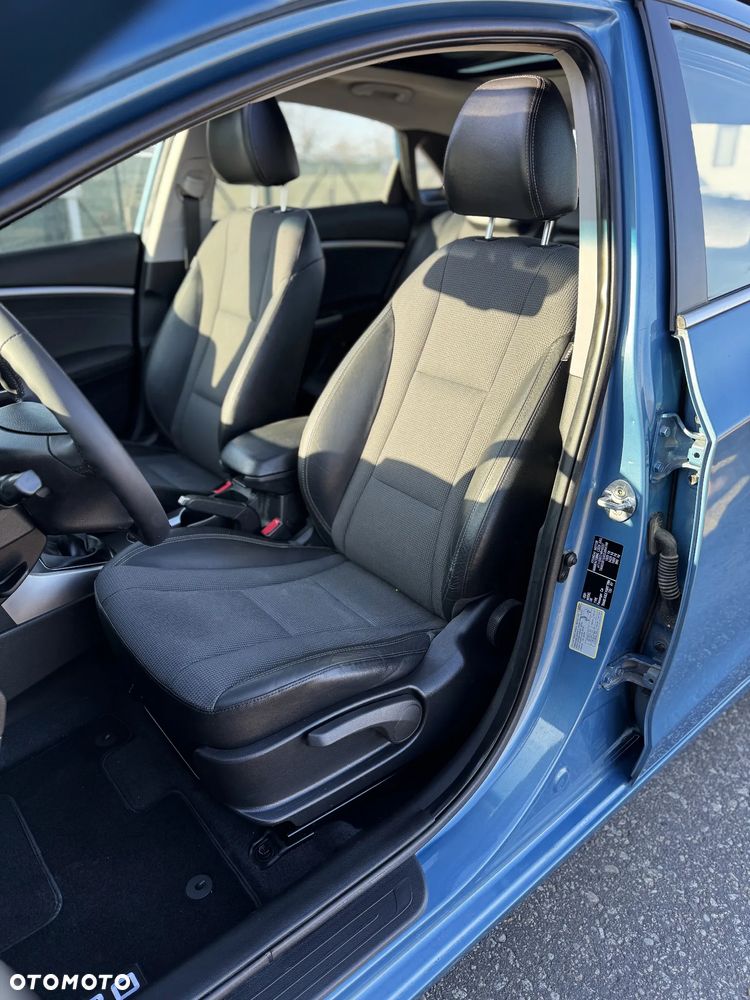 Hyundai i30 1.6 CRDi Premium - 24