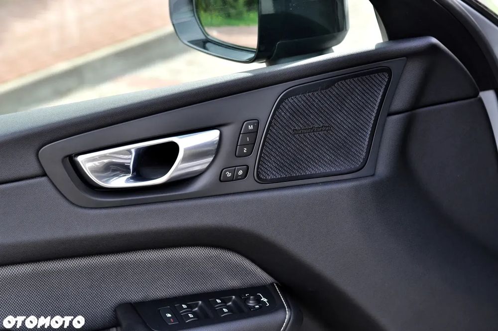 Volvo XC 60 T6 AWD Recharge Geartronic RDesign - 26