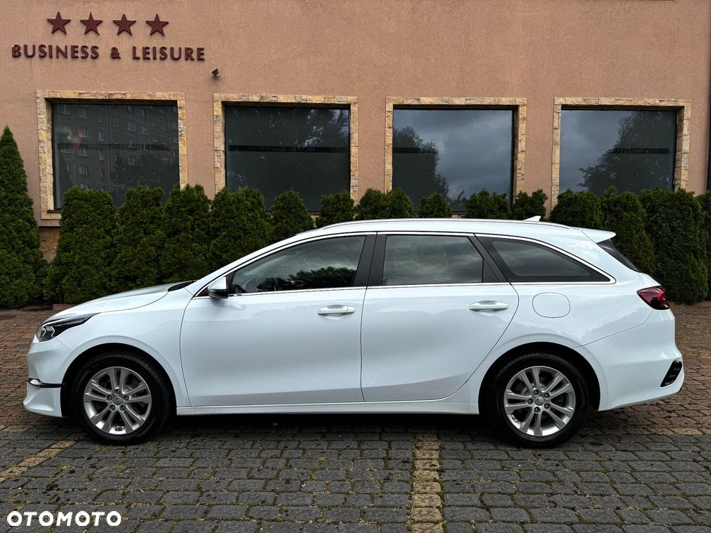 Kia Ceed 1.6 CRDi mHEV L DCT - 33