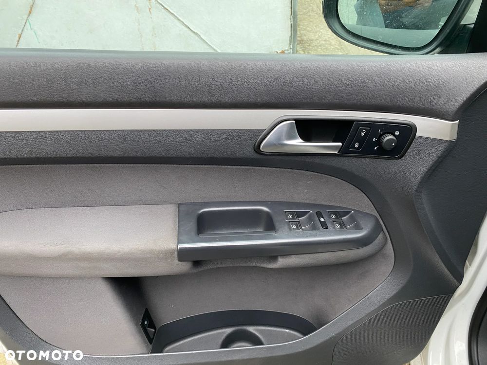 Volkswagen Touran - 14