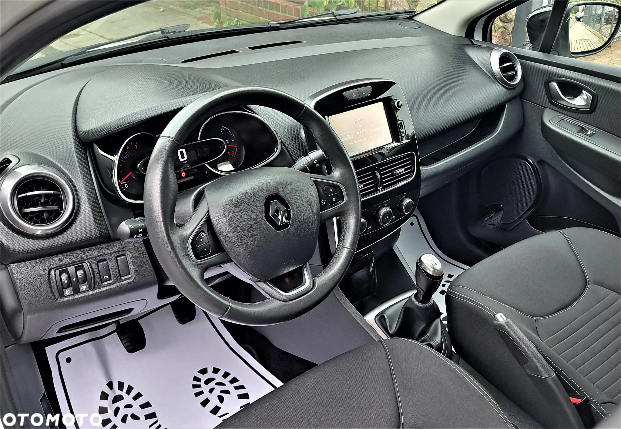 Renault Clio 1.2 16V Limited - 17