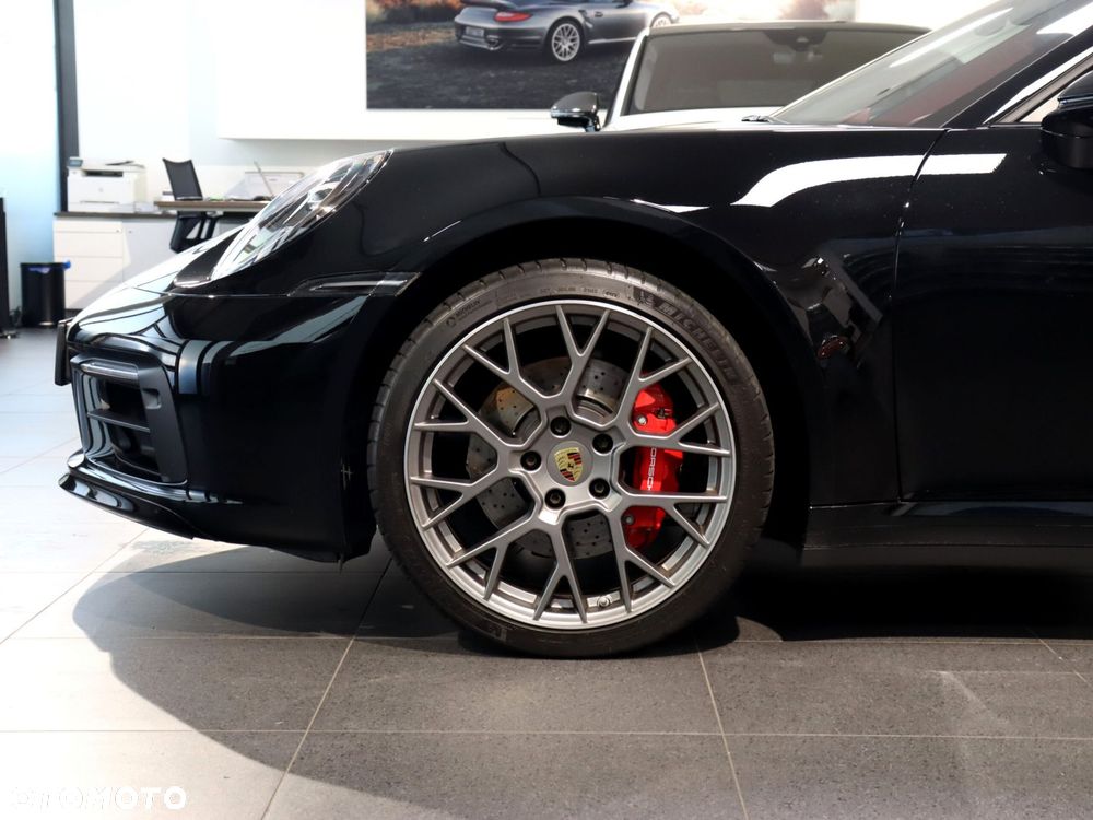 Porsche 911 Targa 4S - 16