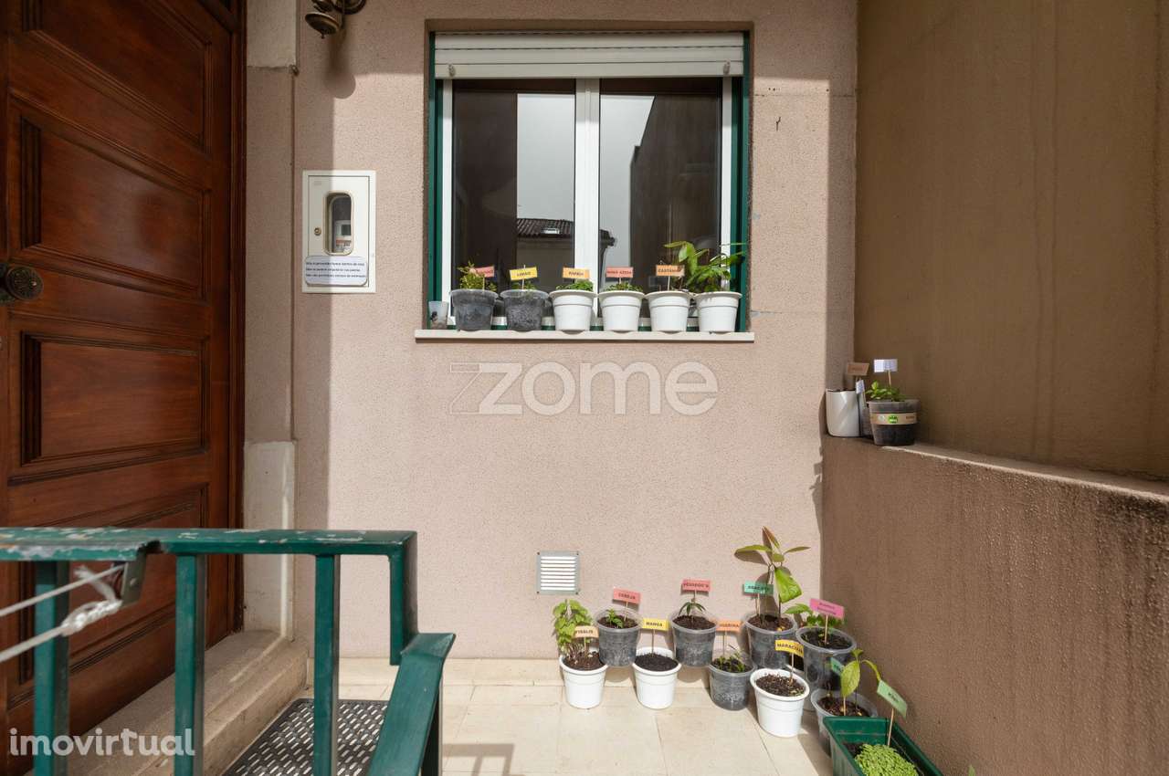 Prédio composto por dois apartamentos | Guerra Junqueiro | Coimbra - Grande imagem: 3/60