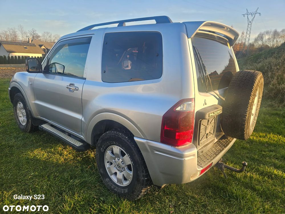 Mitsubishi Pajero - 4