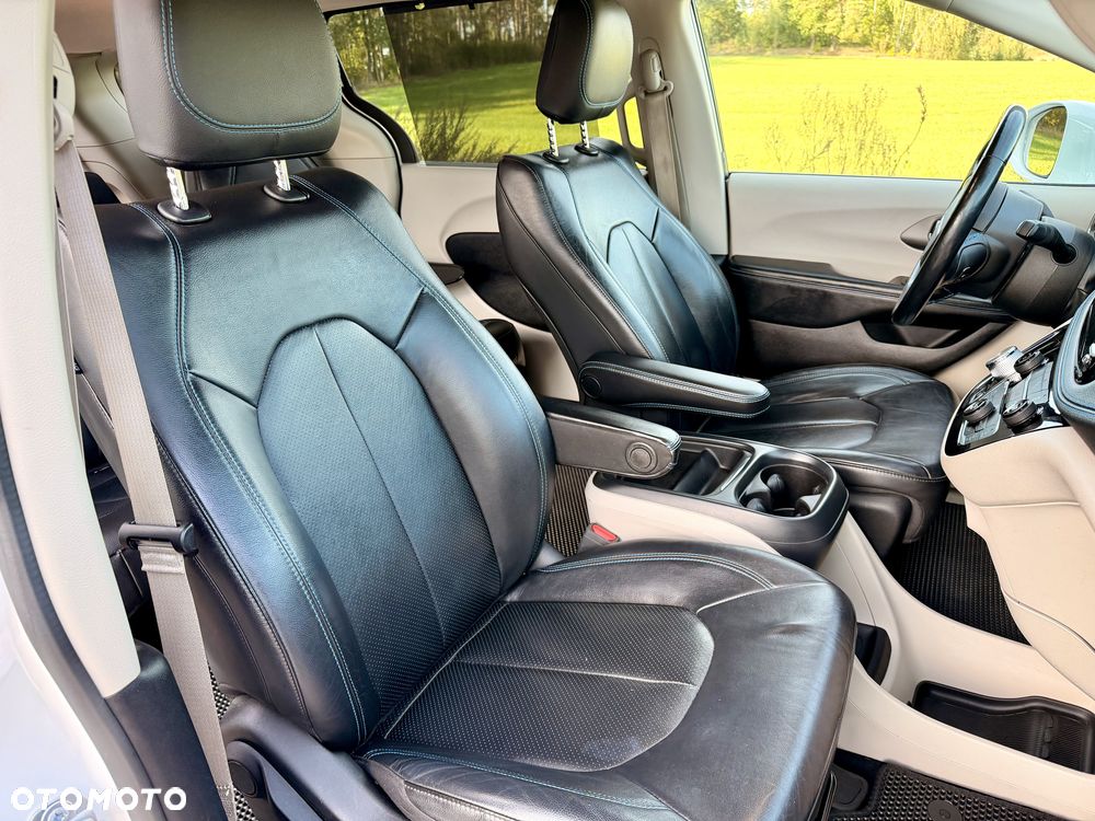 Chrysler Pacifica - 18
