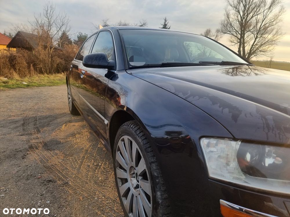 Audi A8 4.2 L Quattro - 13