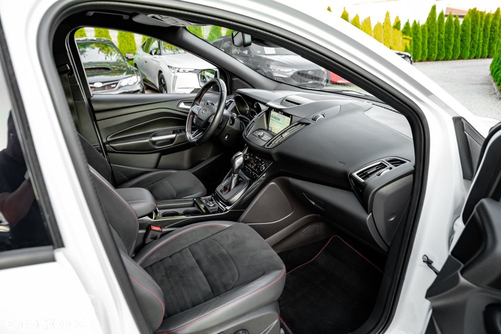 Ford Kuga 2.0 TDCi 4x4 ST-Line - 24