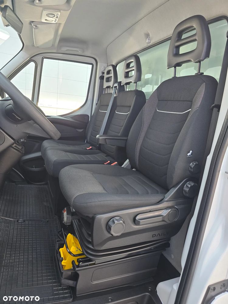 Iveco DAILY 50C18 KONTENER 8-PALET WINDA-1Tona SALON PL SERWIS ASO IVECO DO OSTATNIEGO Km TEMPOMAT FOTEL KIEROWCY PNEUMATYCZNY DOŚWIETLANIE ZAKRĘTÓW KLIMA ELEKTRYKA - 35