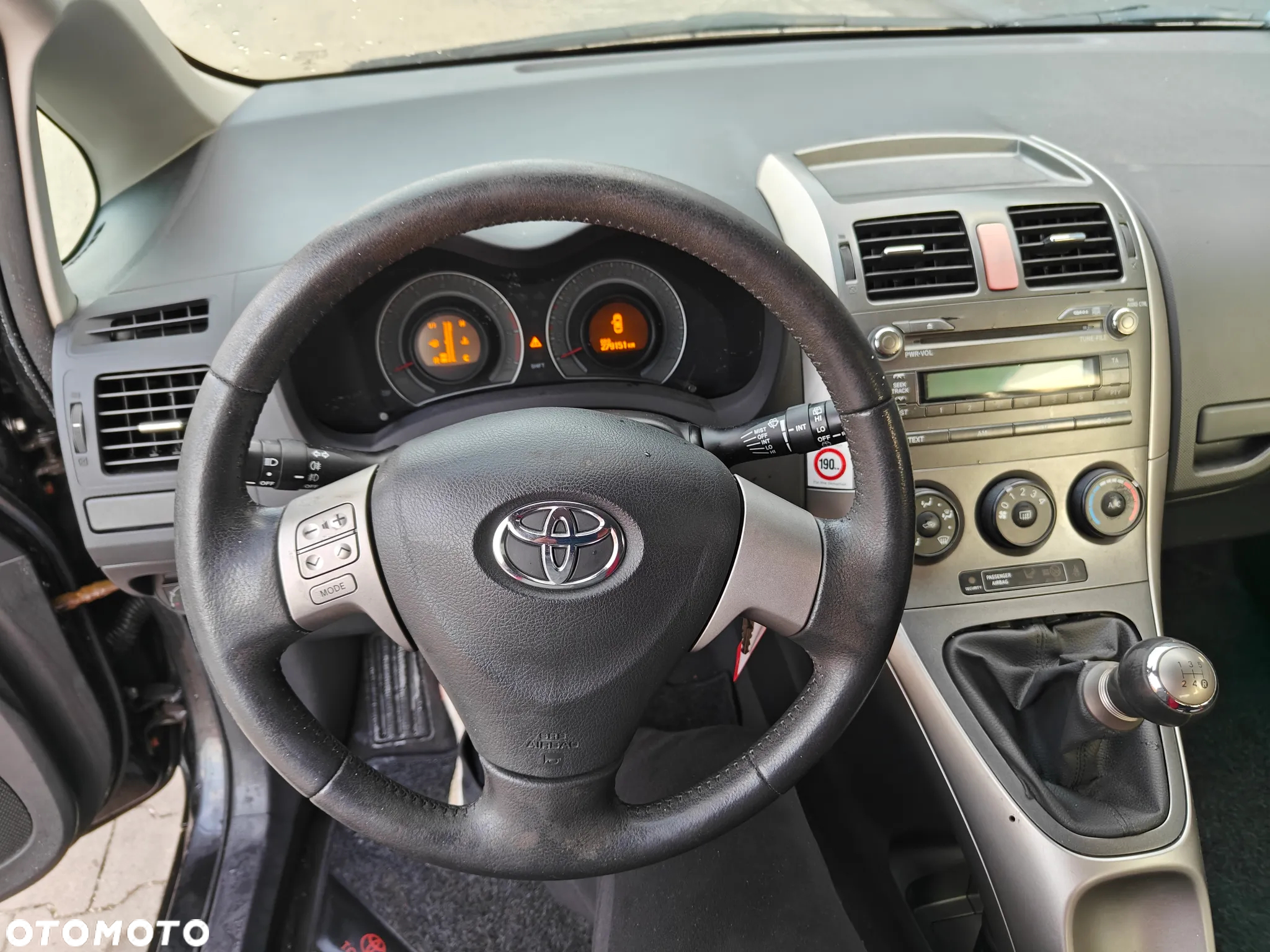 Toyota Auris 1.4 VVT-i - 12