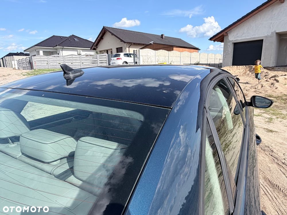 Volkswagen Passat - 4