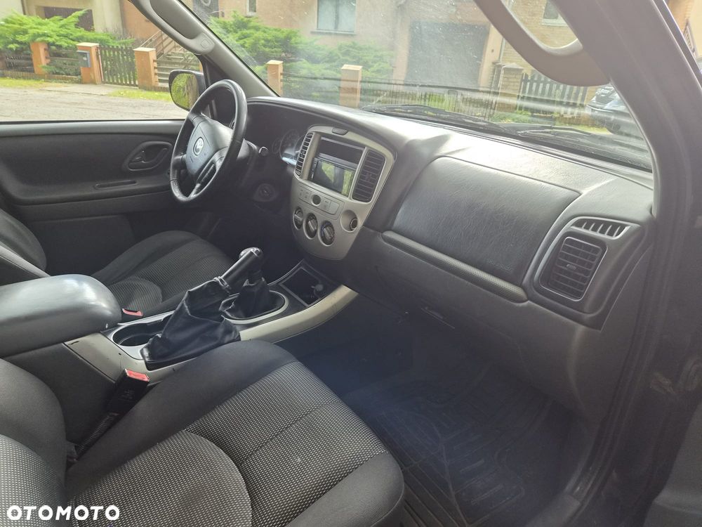 Mazda Tribute 2.3 Comfort - 23