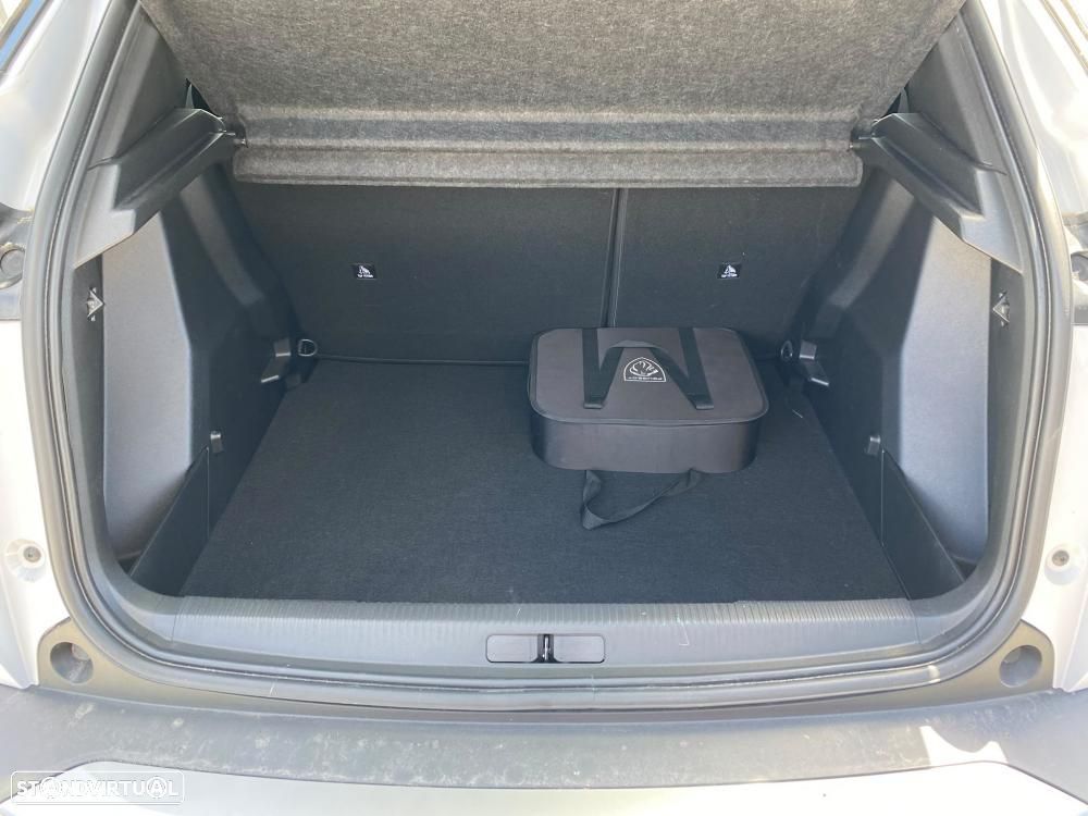 Peugeot e-2008 54 kWh Allure - 11