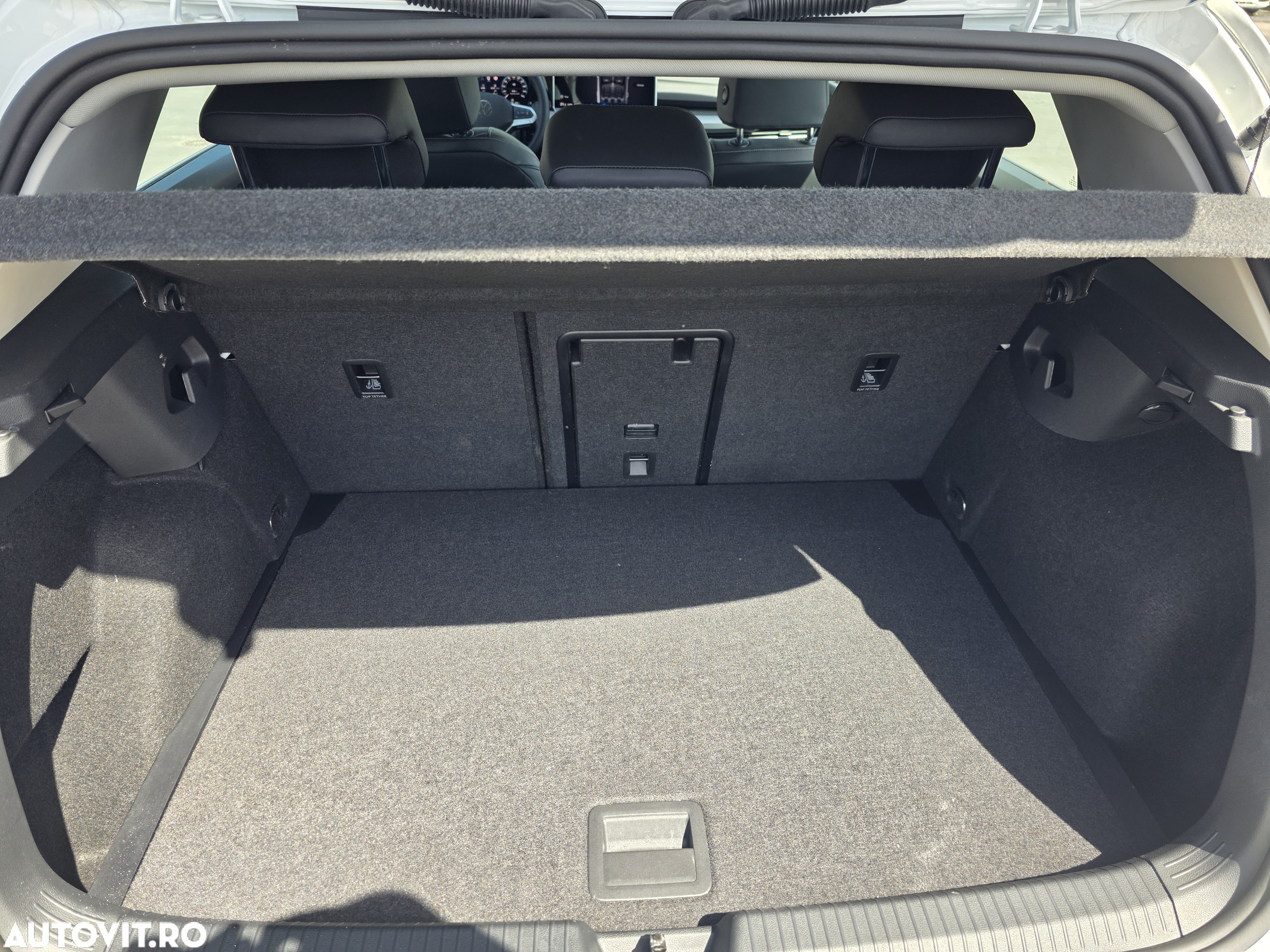Volkswagen Golf - 22