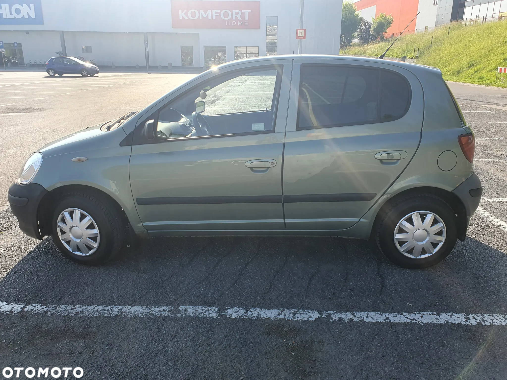 Toyota Yaris 1.0 Base - 6