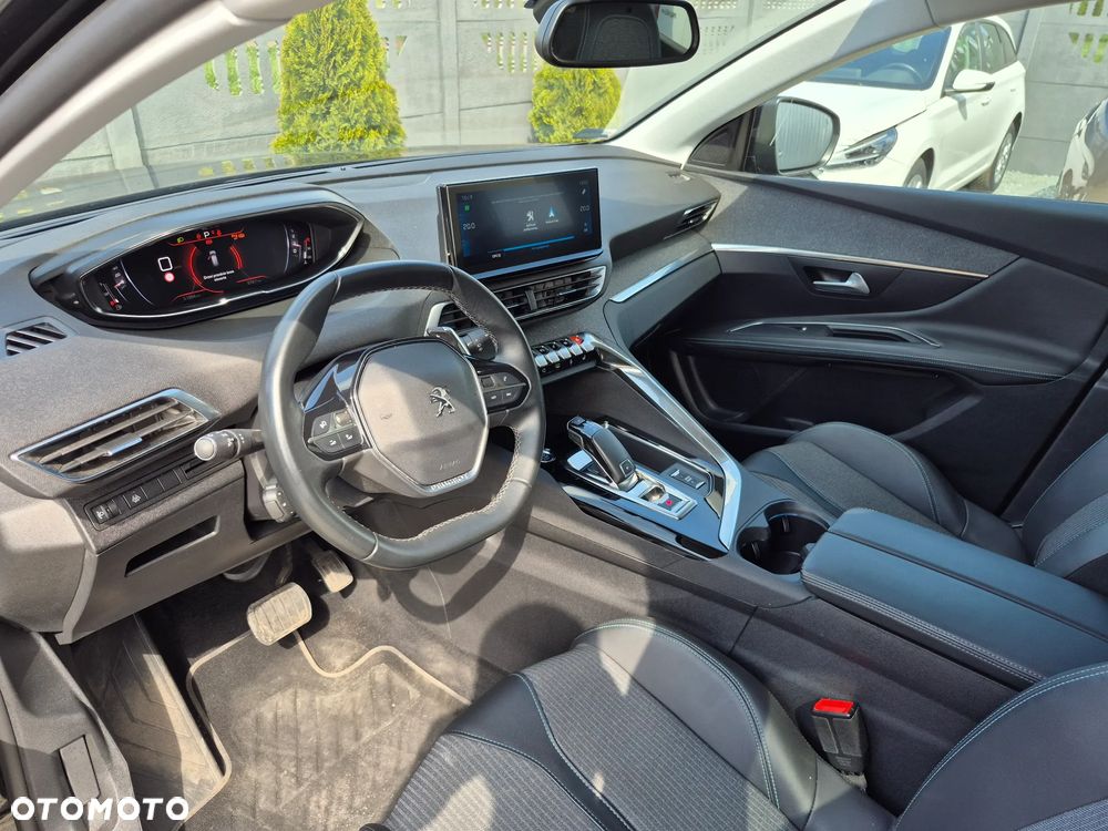 Peugeot 3008 1.2 PureTech Allure S&S EAT8 - 19