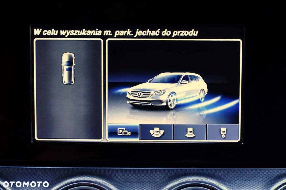 Mercedes-Benz Klasa E 220 d 4Matic T 9G-TRONIC AMG Line - 18