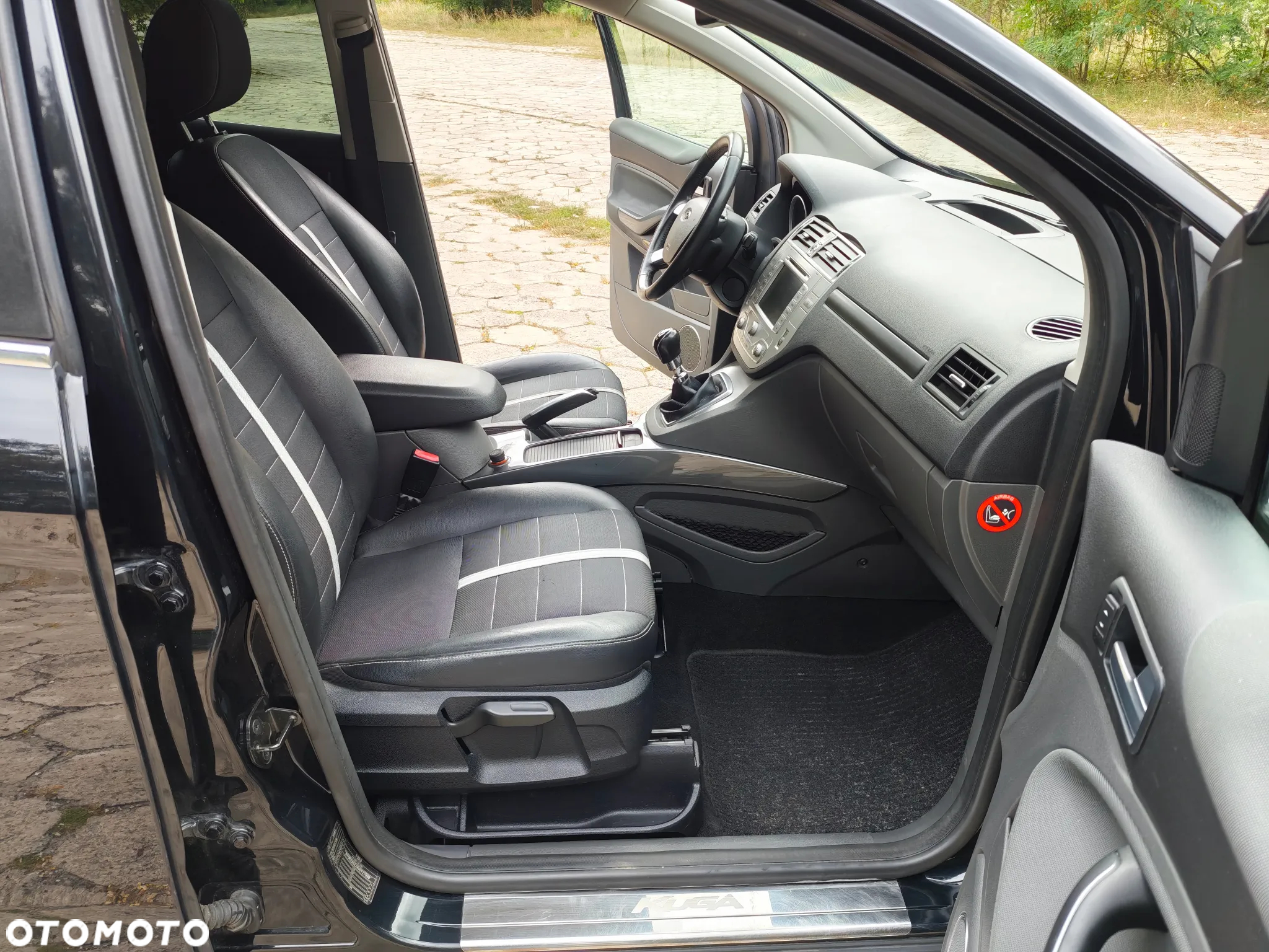 Ford Kuga 2.0 TDCi 4x4 Titanium - 25