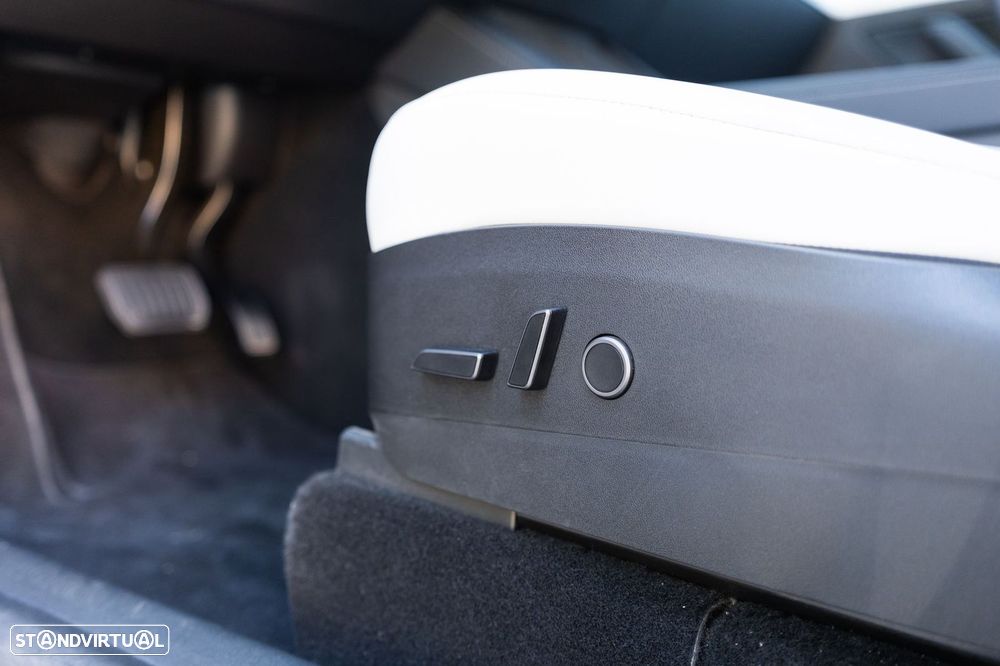 Tesla Model Y Long Range Dual Motor AWD - 9