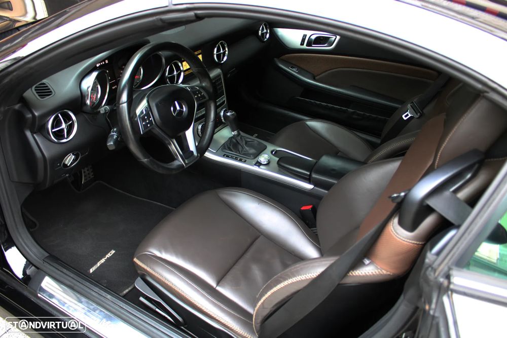 Mercedes-Benz SLK 250 (BlueEFFICIENCY) 7G-TRONIC - 23