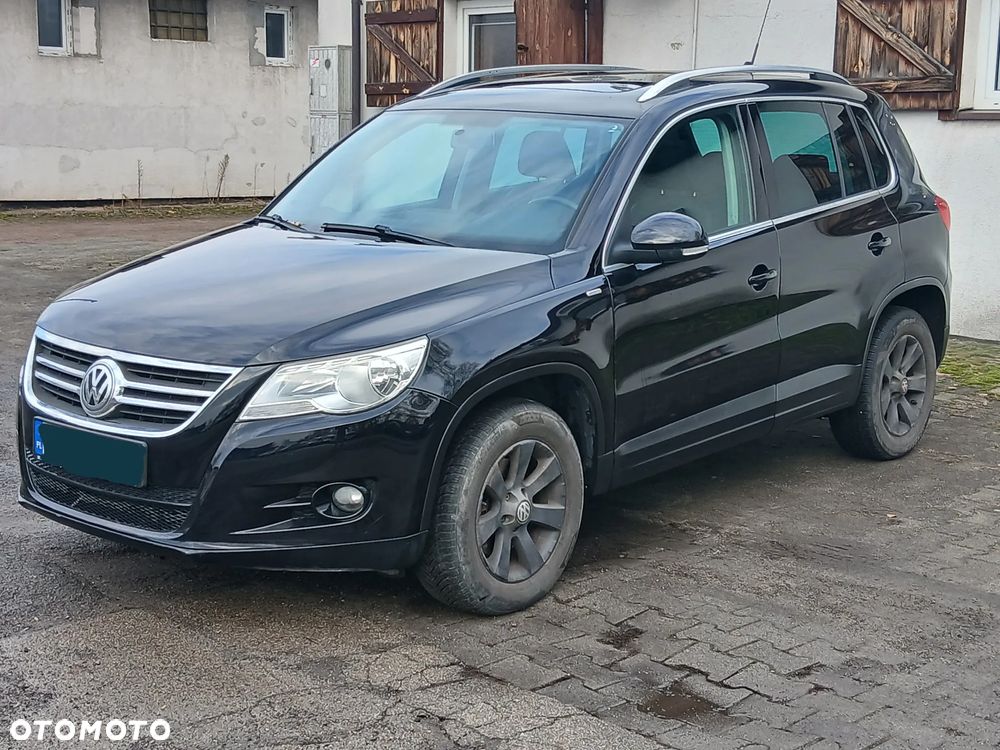 Volkswagen Tiguan - 1