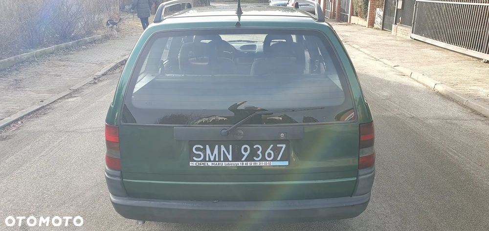 Opel Astra 1.4 Base - 14
