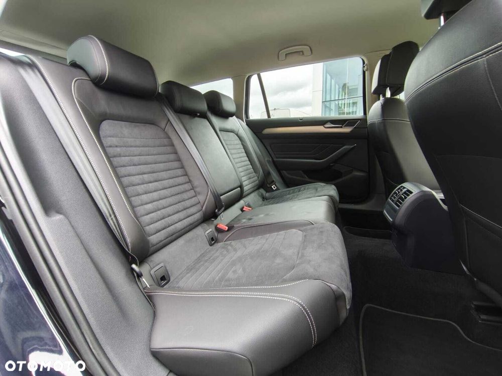 Volkswagen Passat Variant 2.0 TSI Elegance DSG - 10