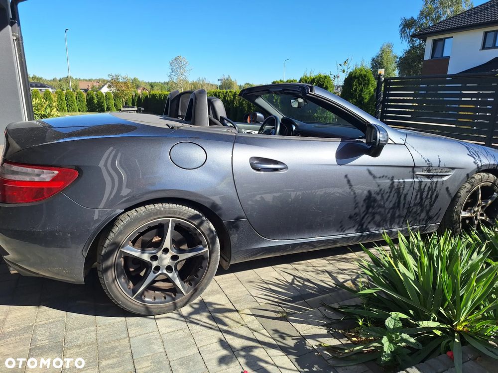 Mercedes-Benz SLK 200 (BlueEFFICIENCY) - 3