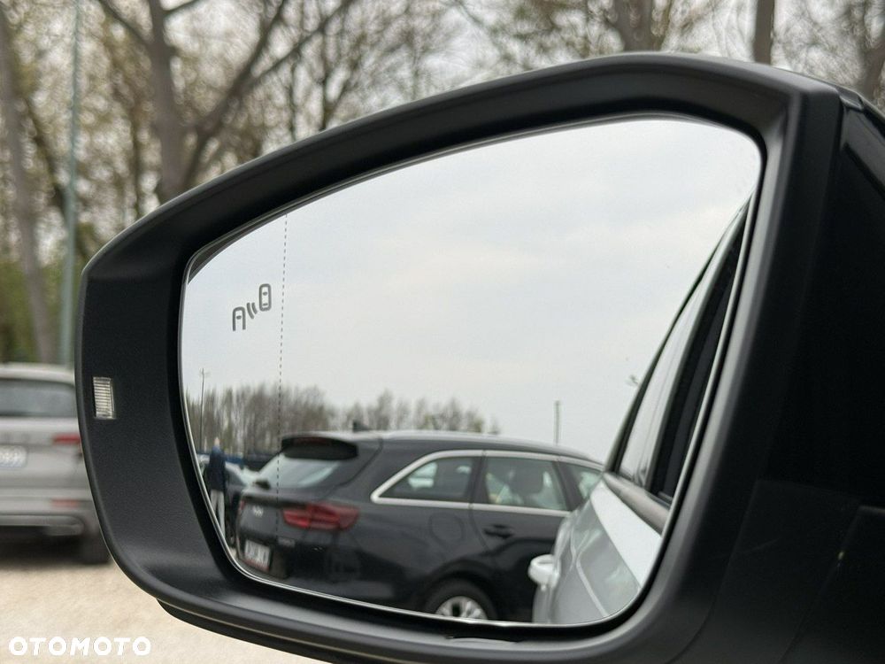 Volkswagen T-Roc - 32