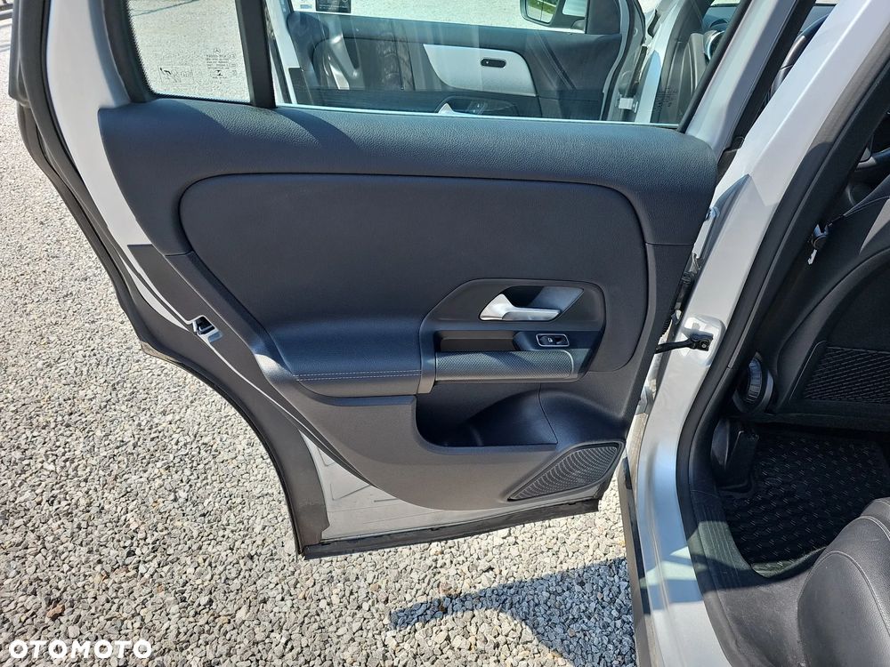 Mercedes-Benz GLA 200 Style - 23