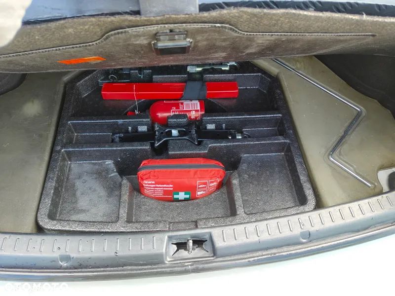 Toyota Avensis 2.0 D-4D Luna - 17