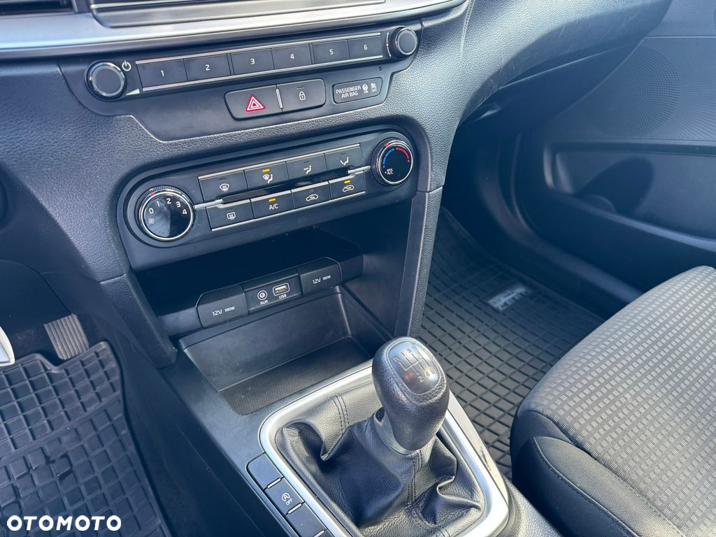 Kia Ceed 1.6 CRDi SCR S - 12