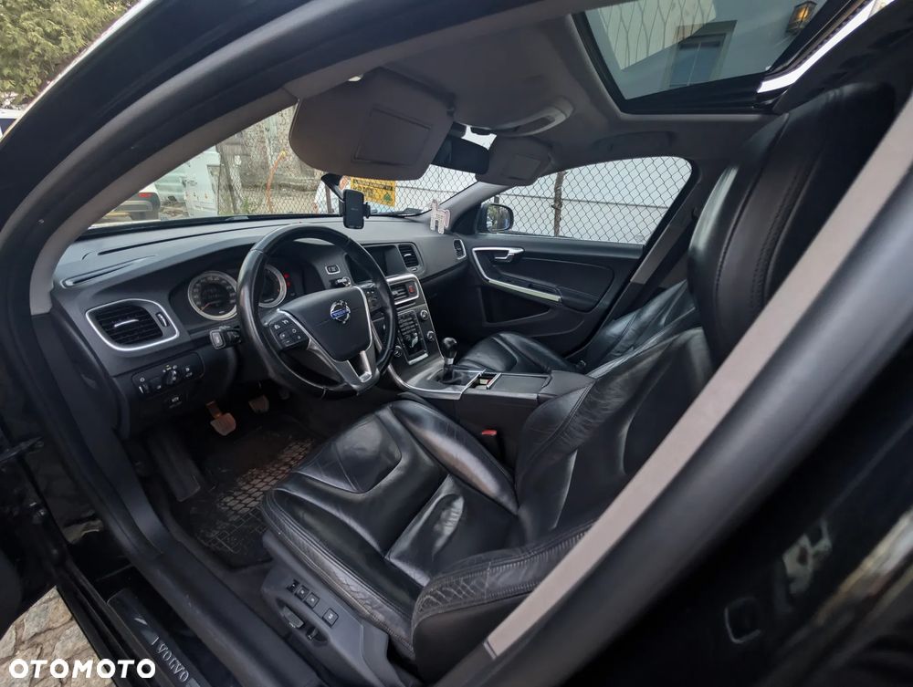Volvo V60 D3 Summum - 14