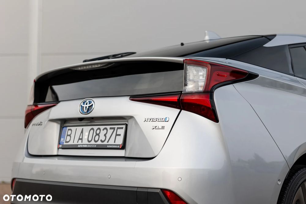 Toyota Prius (Hybrid) Executive - 16