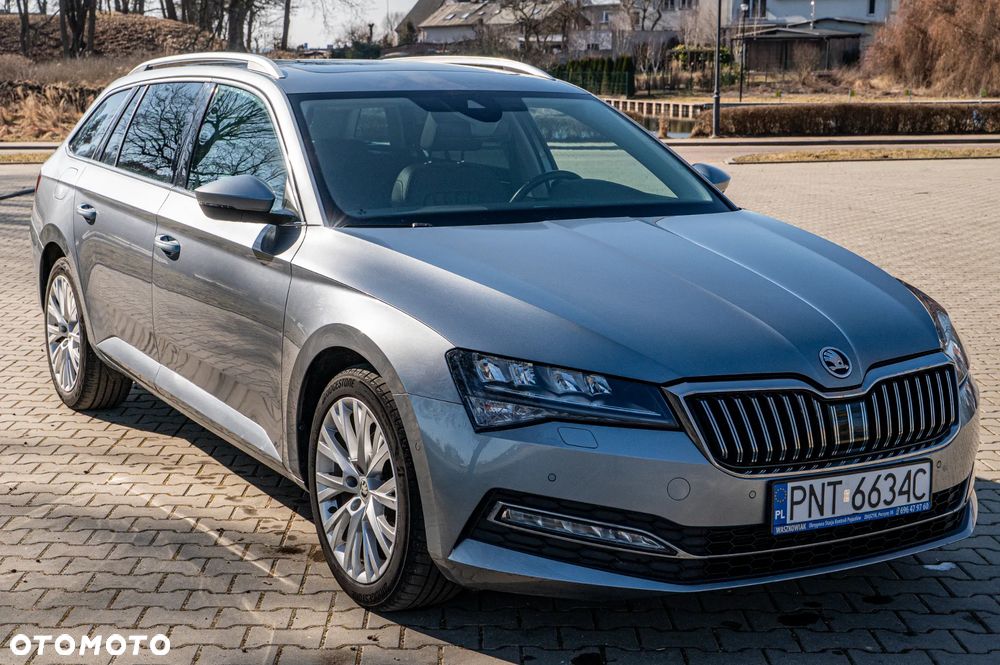 Skoda Superb 2.0 TDI DSG Premium Edition - 9
