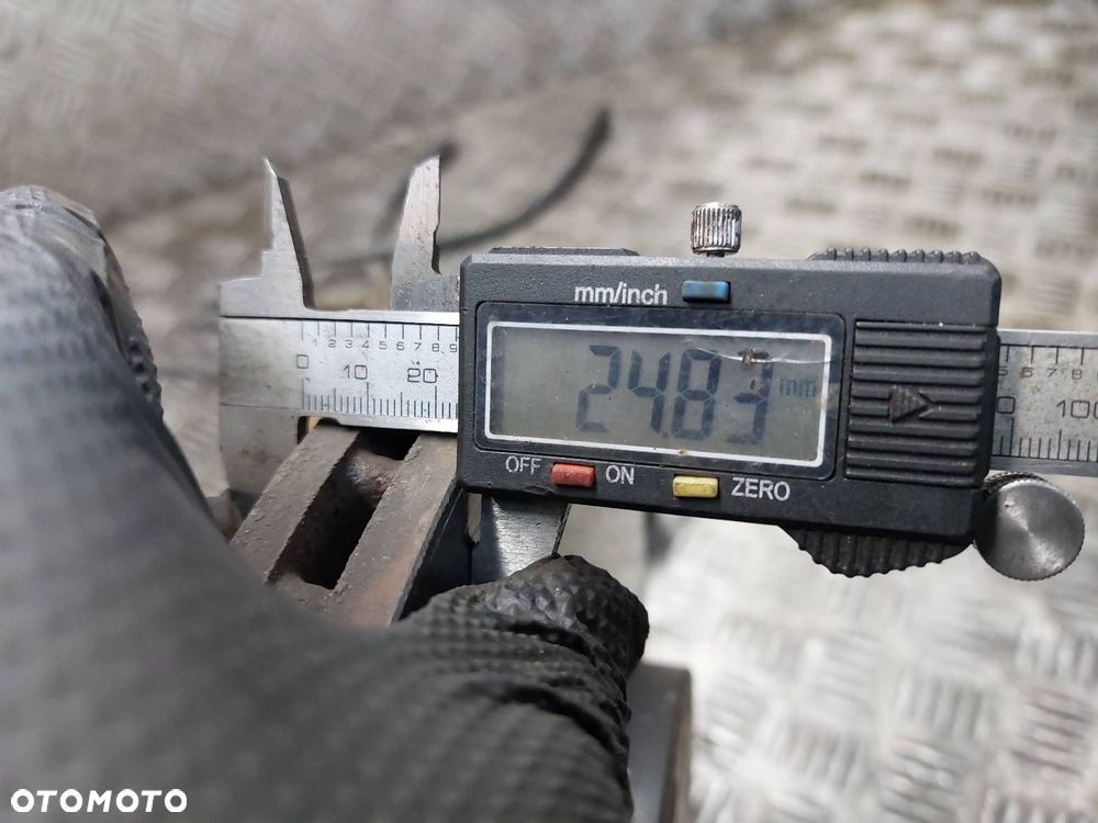TARCZE HAMULCOWE PRZÓD + KLOCKI + ZACISKI VOLKSWAGEN PASSAT B6 2.0 TDI - 5
