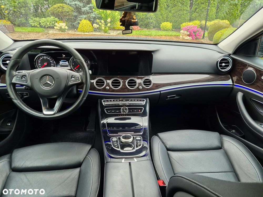 Mercedes-Benz Klasa E 220 d 4-Matic 9G-TRONIC - 7