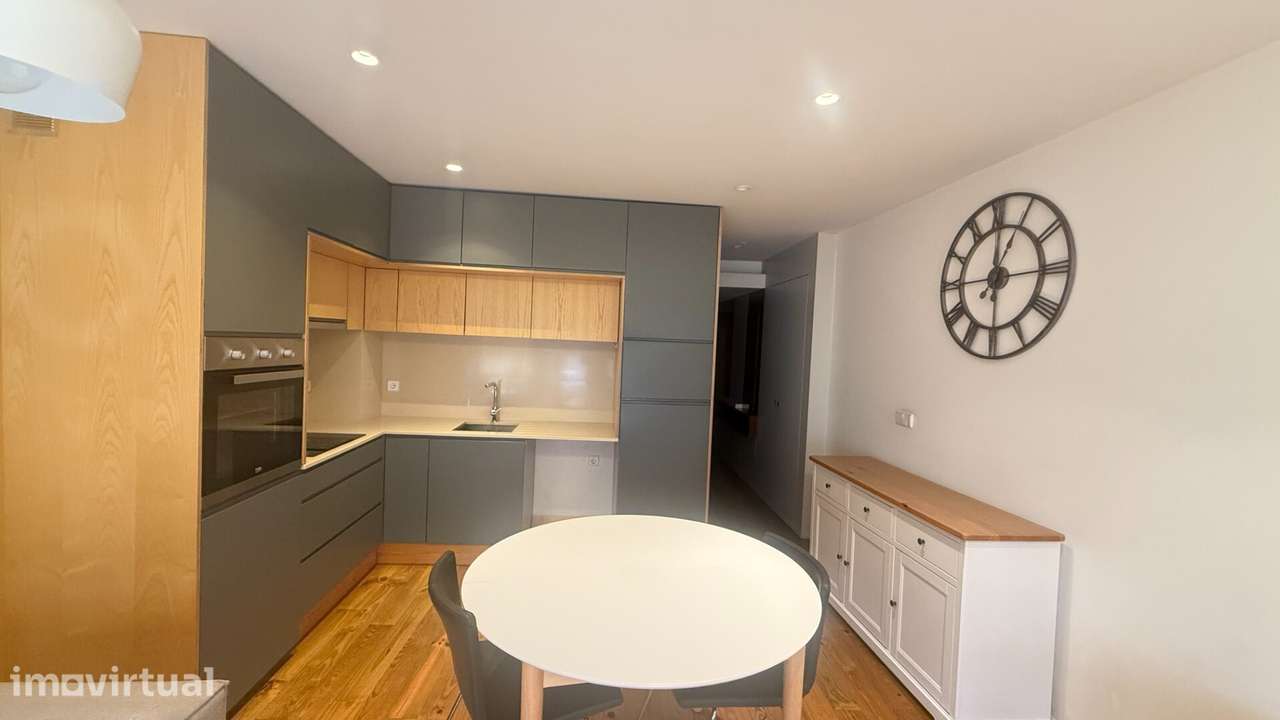 Apartamento T1+1 Renovado para Arrendamento - Grande imagem: 2/19