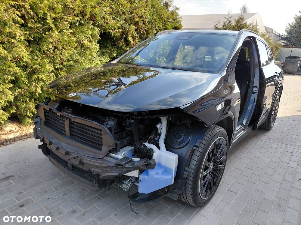 Mercedes-Benz GLA - 6