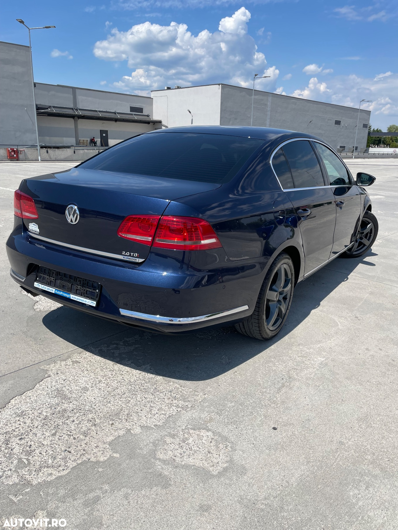 Volkswagen Passat - 4