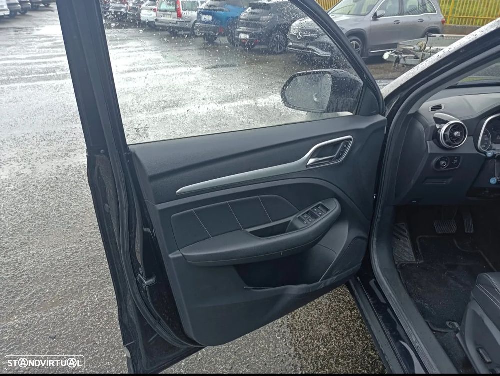 MG ZS EV 44.5 kWh Luxury - 19