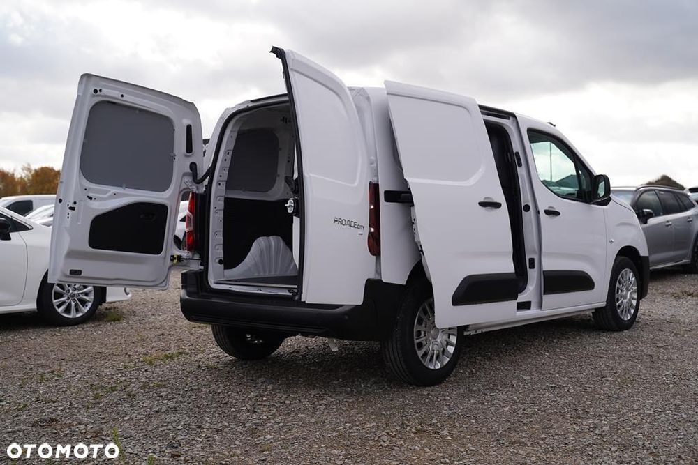 Toyota Proace City 1.5 D-4D Long 2,3t Active - 9