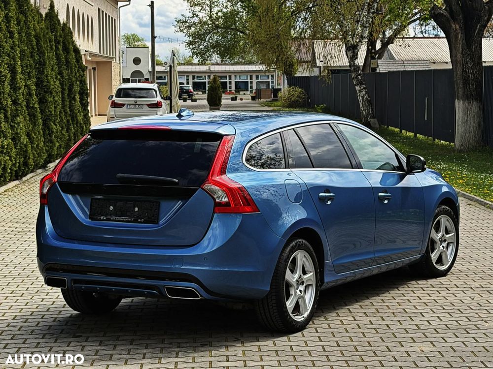 Volvo V60 D4 Geartronic Momentum - 4