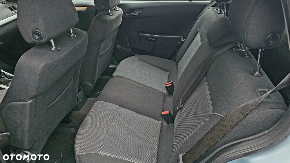 Opel Astra 1.6 Innovation - 17