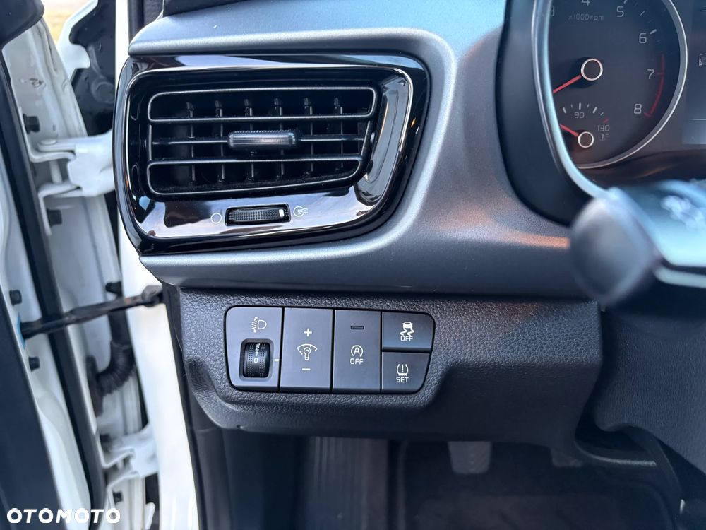 Kia Rio - 26